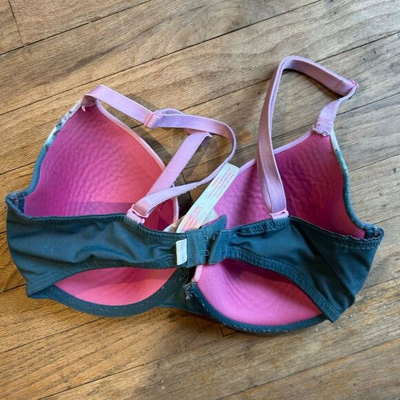 Victorias Secret Pink bra size 32DD - Picture 2 of 5